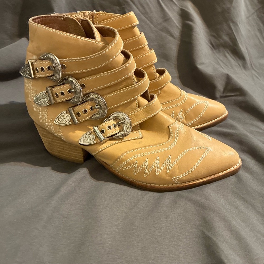 Jeffrey Campbell Buckle Up Baby Moto Boots Tan Size 7.5M